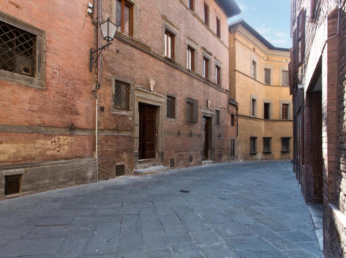 Residenza D'Epoca Palazzo Piccolomini Siena Exterior foto